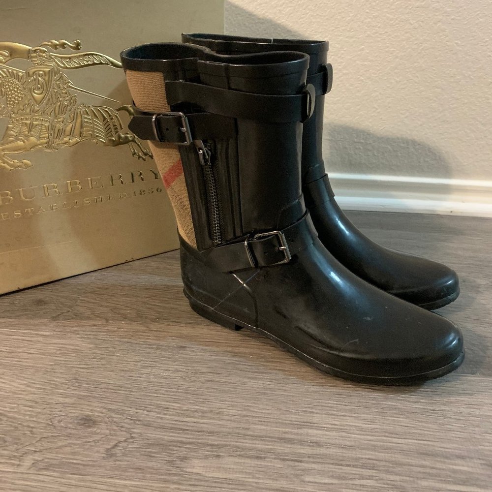 SOLD Auth Burberry Rain Boots